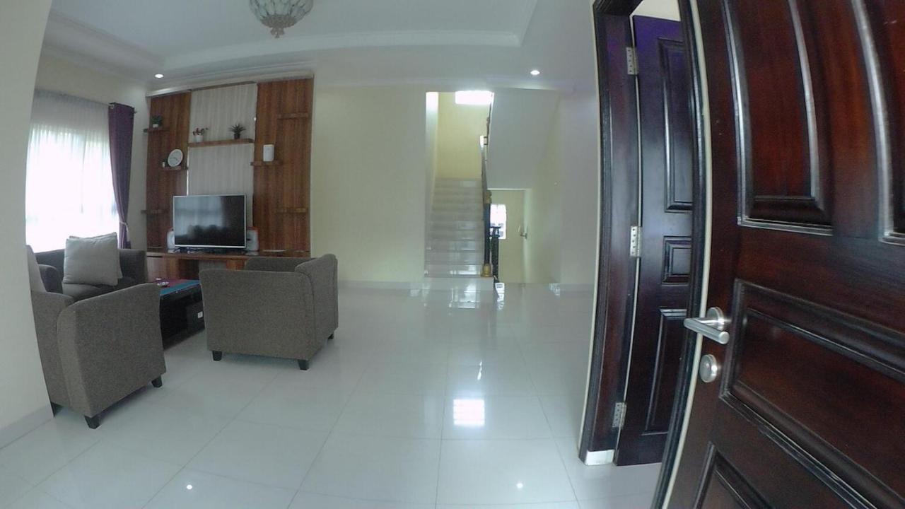 Villa Dira Bogor Kültér fotó