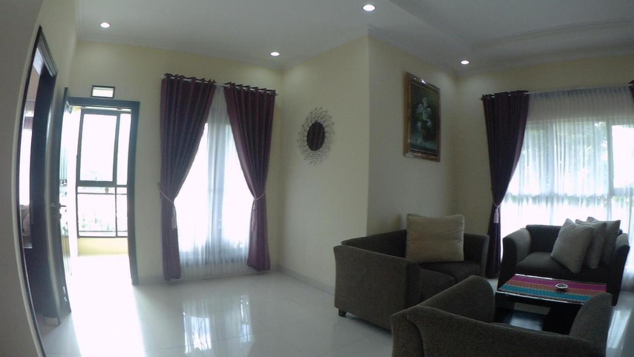 Villa Dira Bogor Kültér fotó
