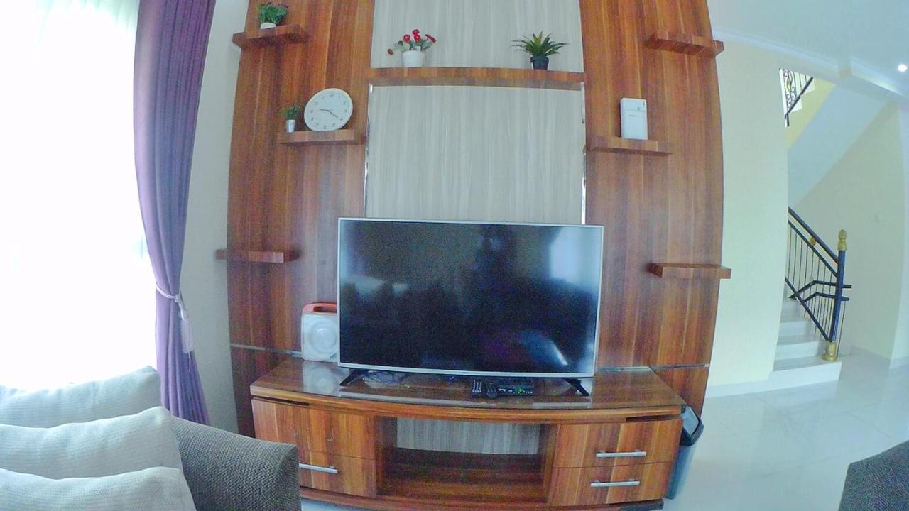 Villa Dira Bogor Kültér fotó