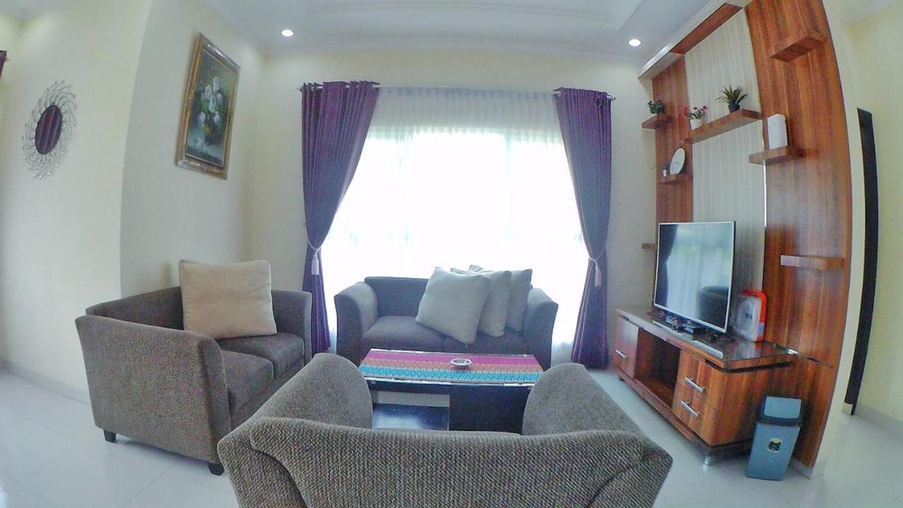 Villa Dira Bogor Kültér fotó